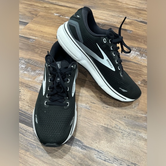 Men’s Brooks Ghost 15 black and white color size 10. - Picture 8 of 8